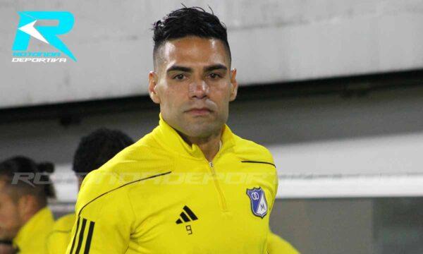 RADAMEL FALCAO GARCIA MILLONARIOS CHAQUETA AMARILLA