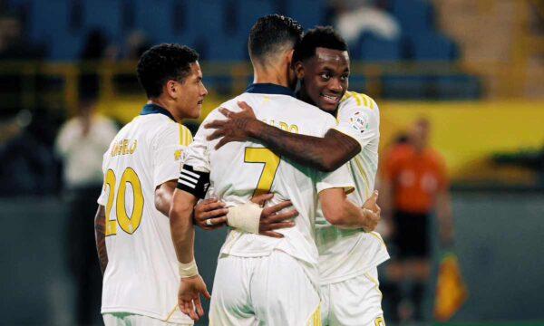 CRISTIANO RONALDO Y JHON DURAN AL NASSR